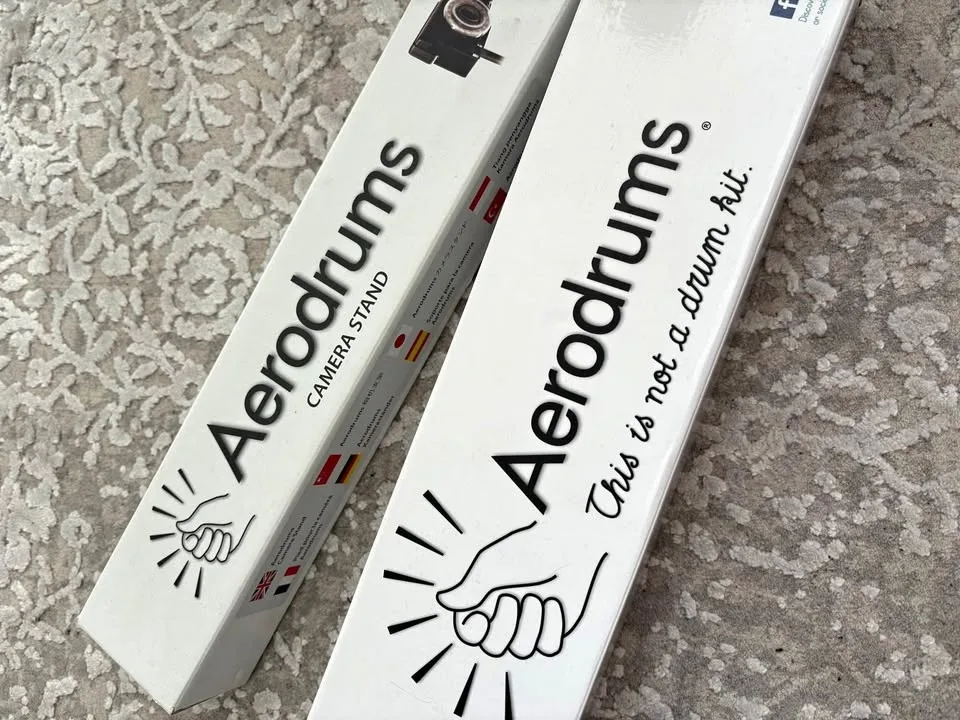 Aerodrums - play without drum kit!