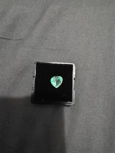 Colombian Heart Emerald Gemstone image indicator(10)