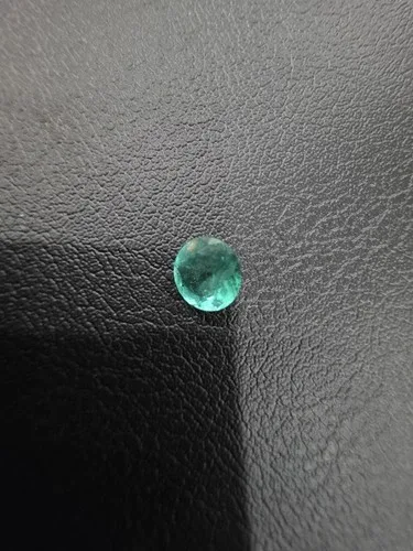 natural colombian emerald Cut Around image indicator(3)