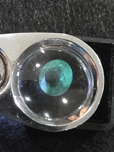 natural colombian emerald Cut Around image indicator(7)