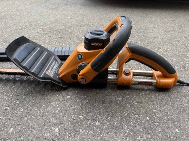 Worx Hedge Trimmer - photo 2