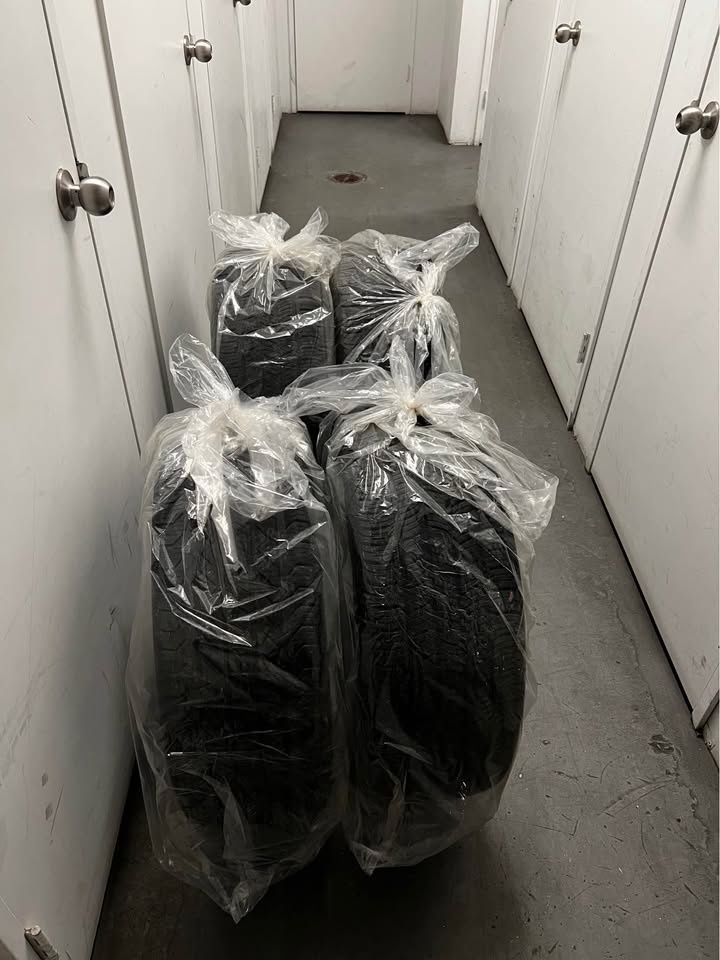 Pirelli Winter Tire Set - photo 2