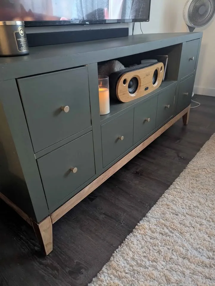 Gorgeous tv stand. Sherwood park image indicator(3)