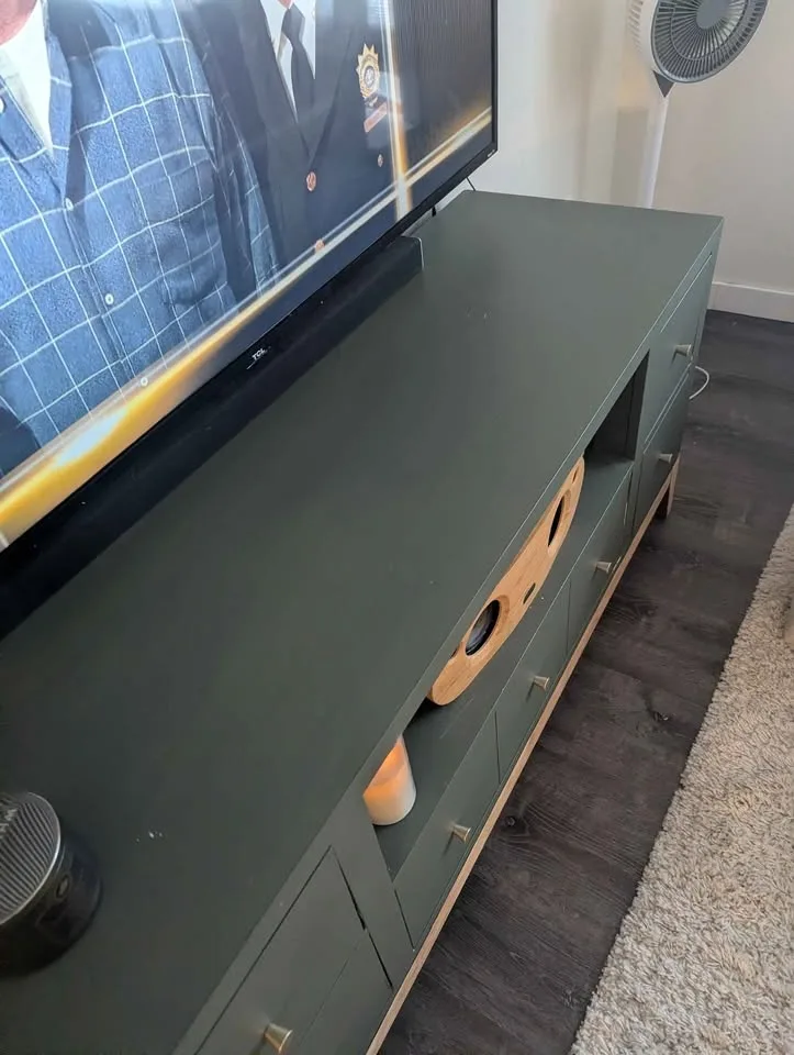 Gorgeous tv stand. Sherwood park image indicator(4)