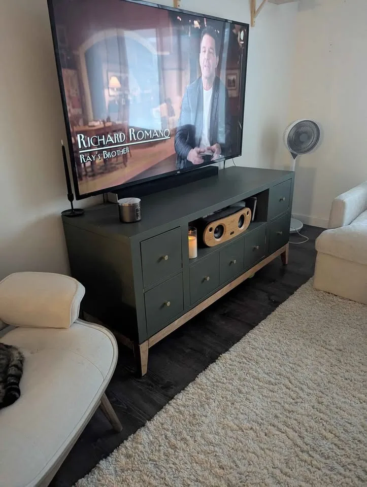 Gorgeous tv stand. Sherwood park image indicator(7)