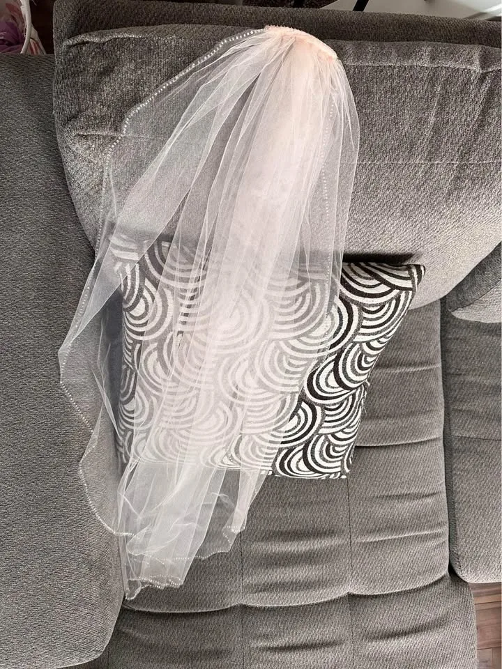 Gold Mrs & Mr Cake Toppers image indicator(2)