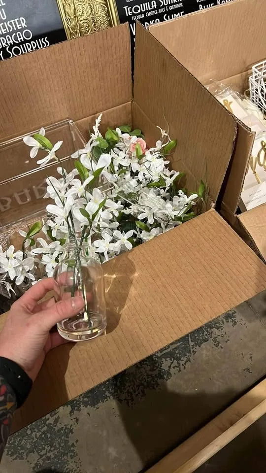 Gold Mrs & Mr Cake Toppers image indicator(8)