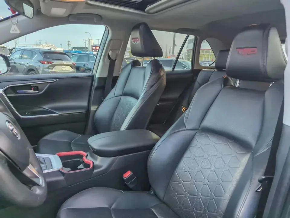 2021 Toyota Toyota 2021 RAV4 image indicator(3)