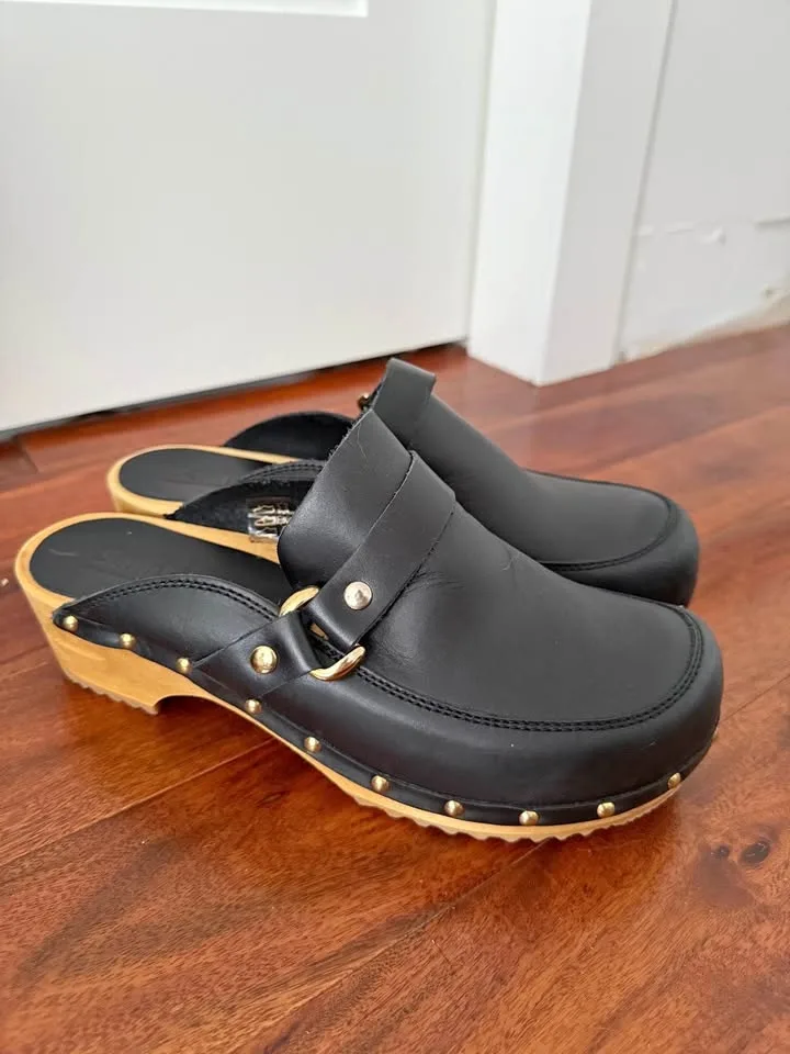 Sanita black Leather wooden clogs size 40 new $60