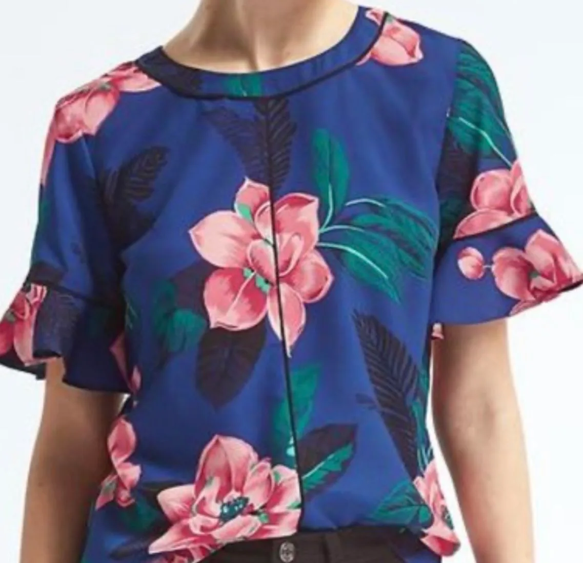 Banana Republic Floral Blouse - Size Large - NWOT image indicator(2)