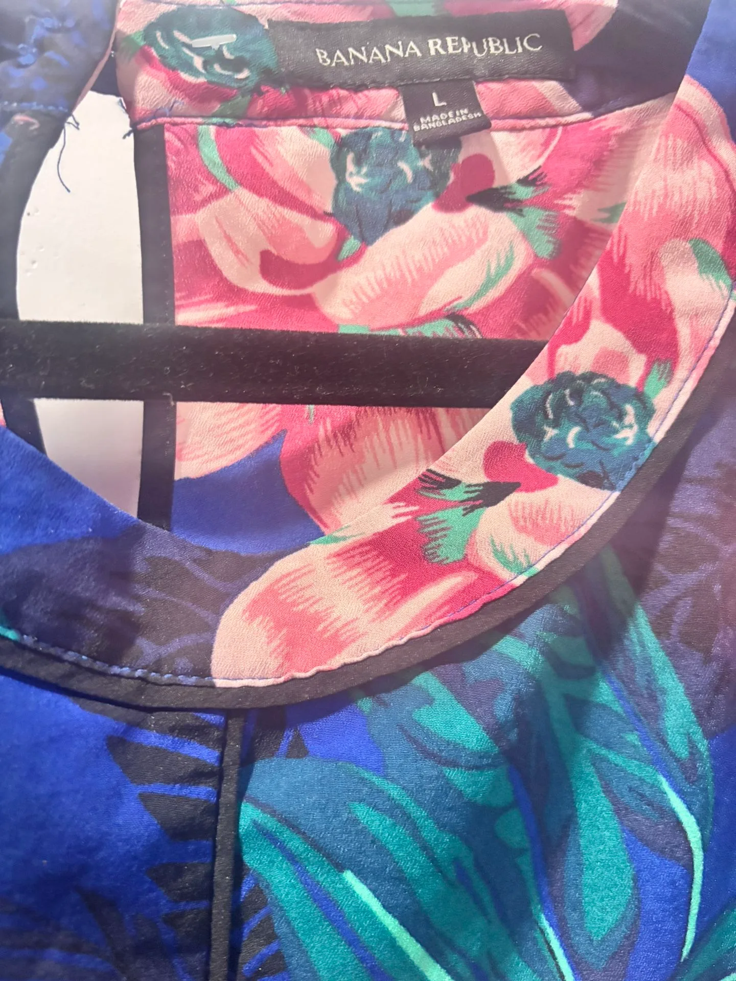 Banana Republic Floral Blouse - Size Large - NWOT image indicator(10)