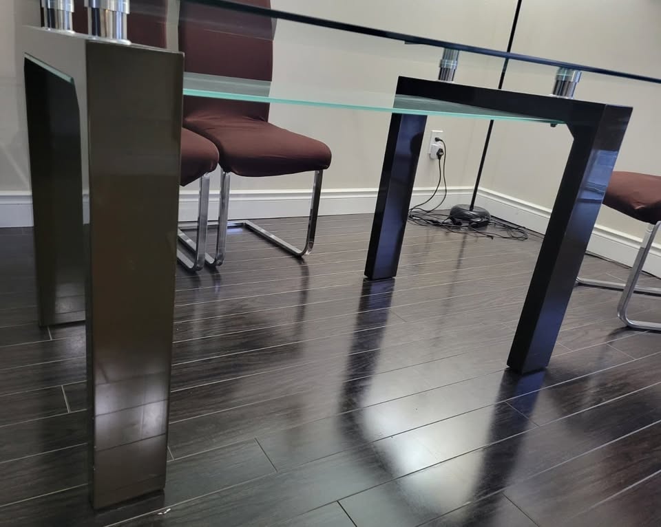 Modern Glass Dining Table Set – 6 Chairs – Excellent Condition - photo 4