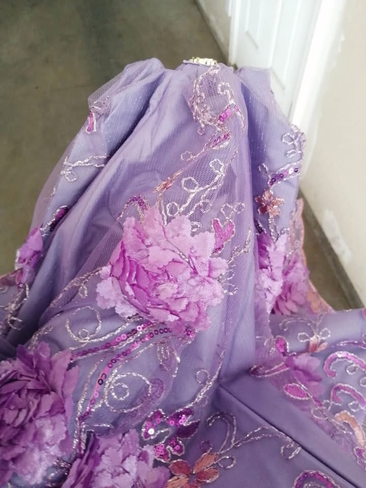 Purple 3D flower Lace Umbrella *IF AD IS UP ITS AVAILABLE* - photo 2