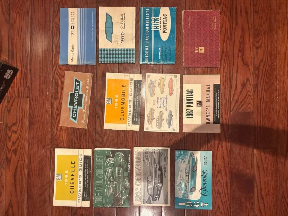 HUGE VINTAGE CAR BOOK COLLECTION image indicator(3)