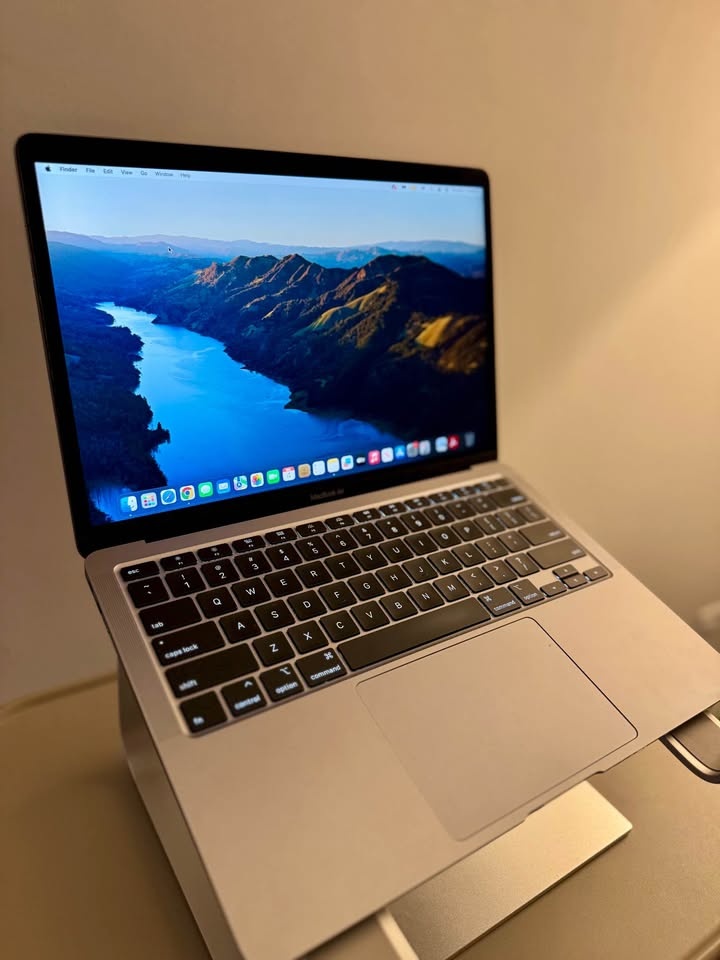 MacBook Air 13-inch (2020) – Mint Condition - photo 2