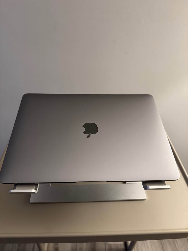 MacBook Air 13-inch (2020) – Mint Condition - photo 3