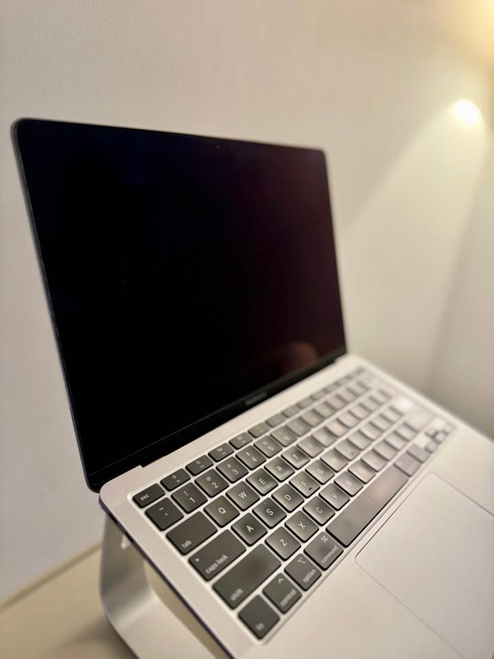 MacBook Air 13-inch (2020) – Mint Condition - photo 4
