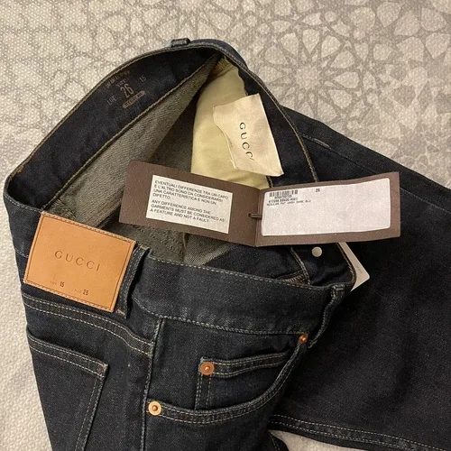 Gucci Mid-Rise Straight Leg Jeans Size 26 NEW image indicator(5)