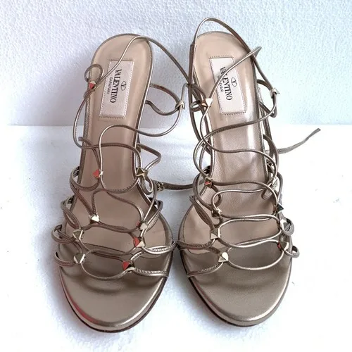 Valentino Garavani Strappy Rockstud Sandal Heel NEW image indicator(2)