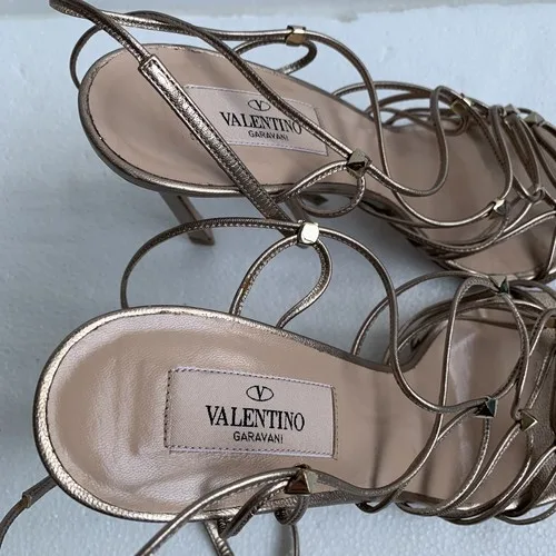 Valentino Garavani Strappy Rockstud Sandal Heel NEW image indicator(5)