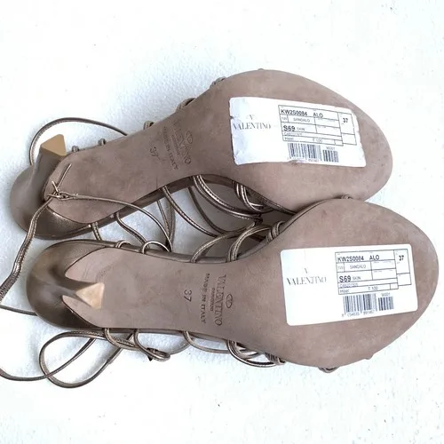 Valentino Garavani Strappy Rockstud Sandal Heel NEW image indicator(7)