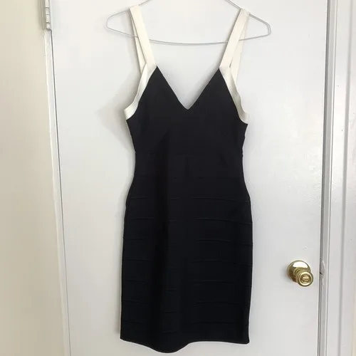Herve Leger Contrast Strap V-Neck Bandage Dress Size Large MSRP image indicator(4)