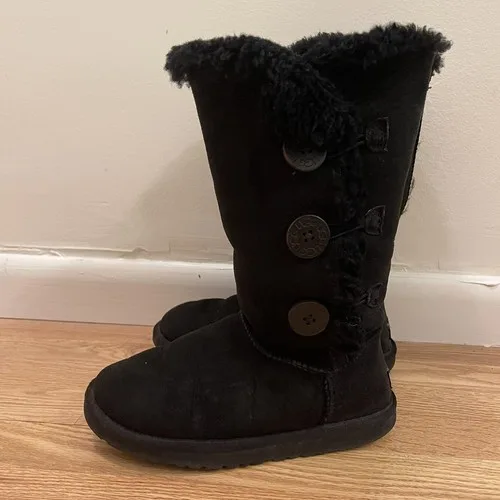 UGG Black Boots - Bailey Button Triplet - Size US 6 EU 37 image indicator(6)