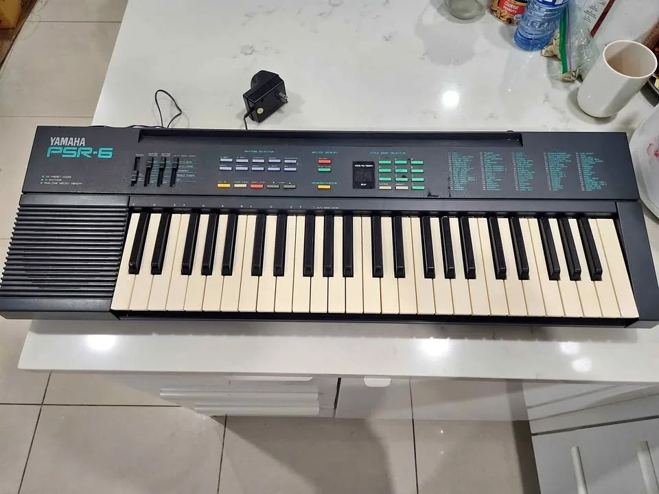 Yamaha PSR6 Keyboard