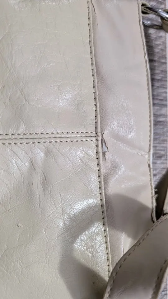 BACI Italy Genuine Leather Crossbody Bag image indicator(3)