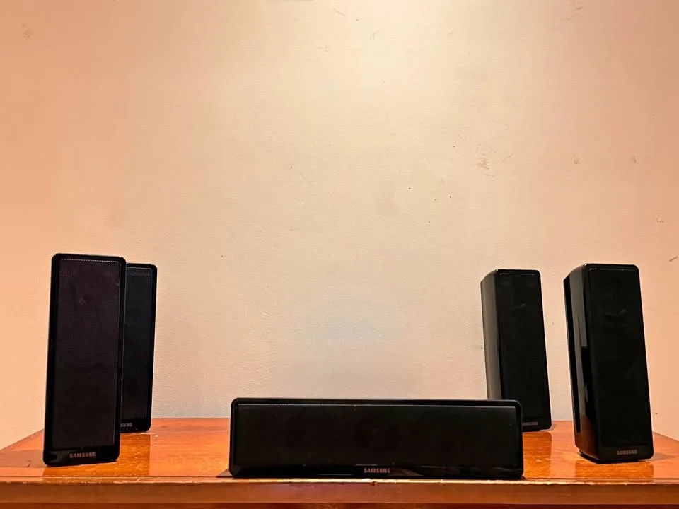 🎵 Samsung Home Theater Speaker Set – 5.1 Surround Sound 🎶