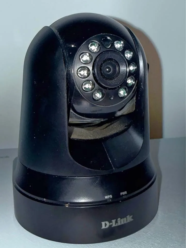 📷✨ D-Link WiFi Security Camera – Pan/Tilt + Night Vision