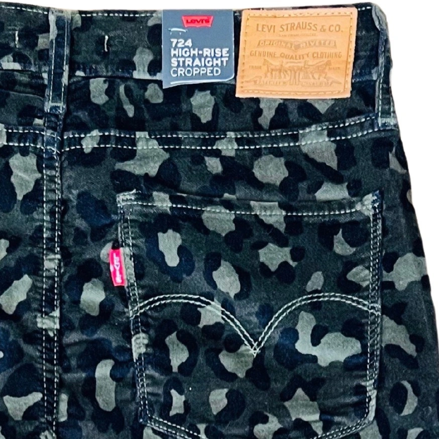 Levi's Sculpt 724 Velvet Jeans Size 30W (10) - photo 3