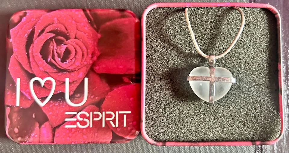 🤍 ESPRIT I 💜 U Heart Necklace