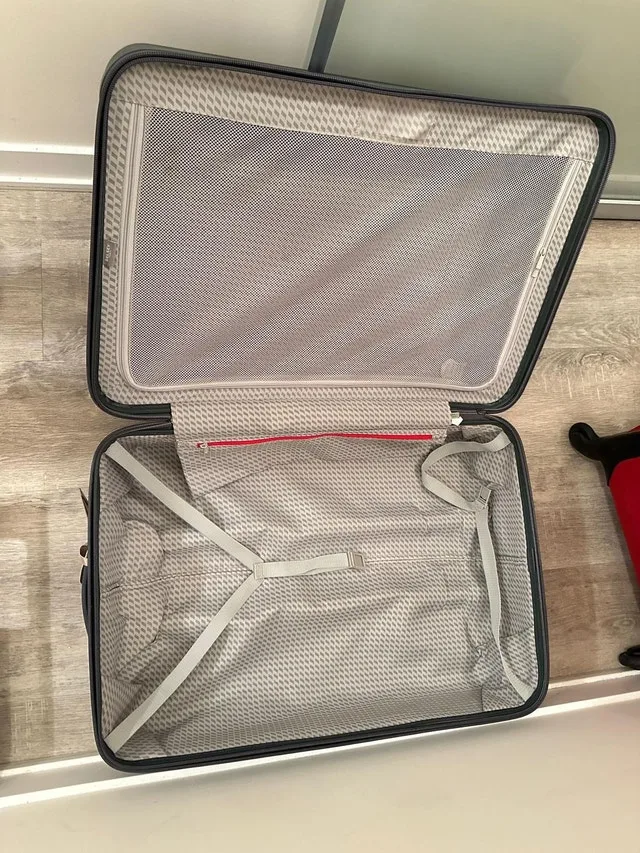 26” x17” suitcase image indicator(3)