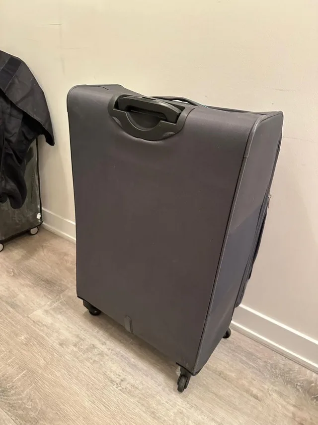 26” x 18” American tourister luggage image indicator(2)