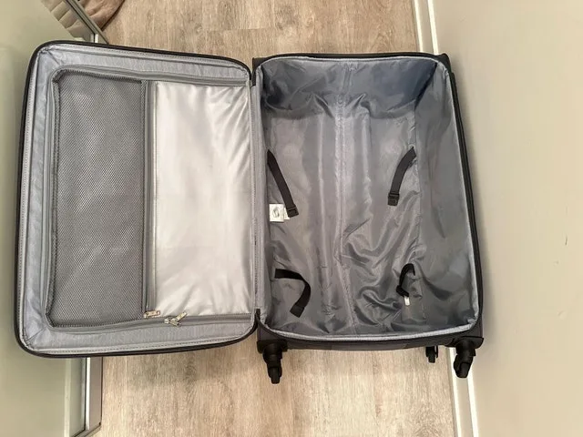 26” x 18” American tourister luggage image indicator(3)