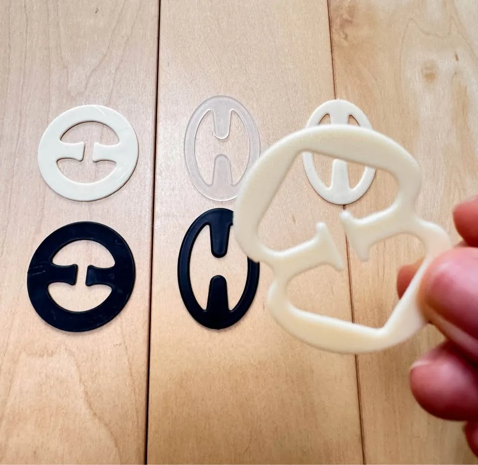 BRAND NEW 6 Assorted Bra Strap Clips image indicator(2)