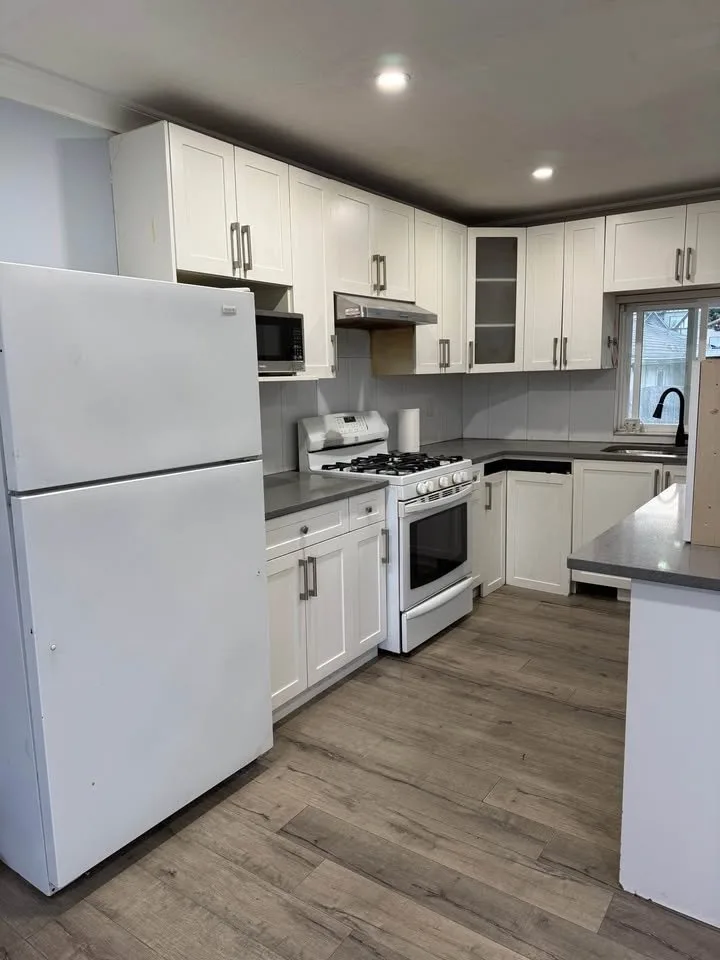 4 Beds 2 Baths - House image indicator(2)