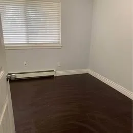 2 Beds 1 Bath - House image indicator(2)