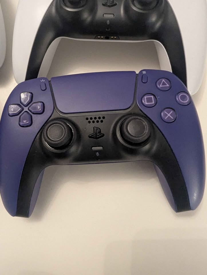 Four PlayStation 5 controllers - photo 3