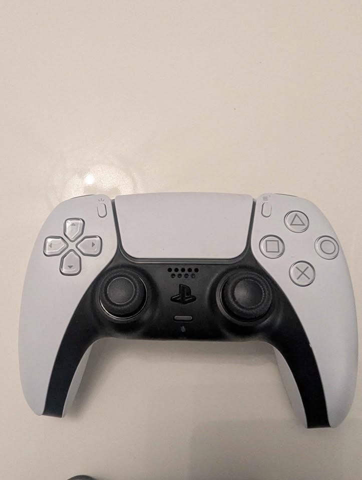 Four PlayStation 5 controllers - photo 5