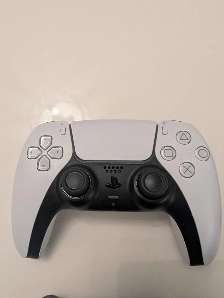 Four PlayStation 5 controllers image indicator(5)