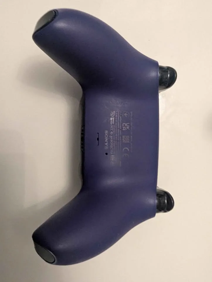 Four PlayStation 5 controllers image indicator(9)