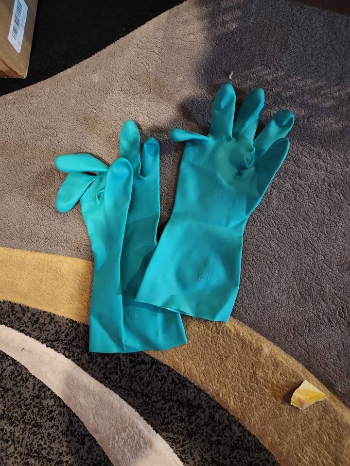 Chemical-resistant nitrile glove - photo 2
