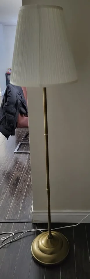 IKEA ÅRSTID Floor Lamp – Brass/White – Excellent Condition image indicator(3)