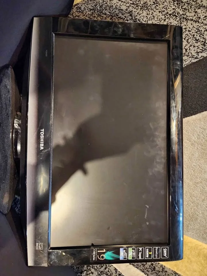 Toshiba 19" monitor or tv
