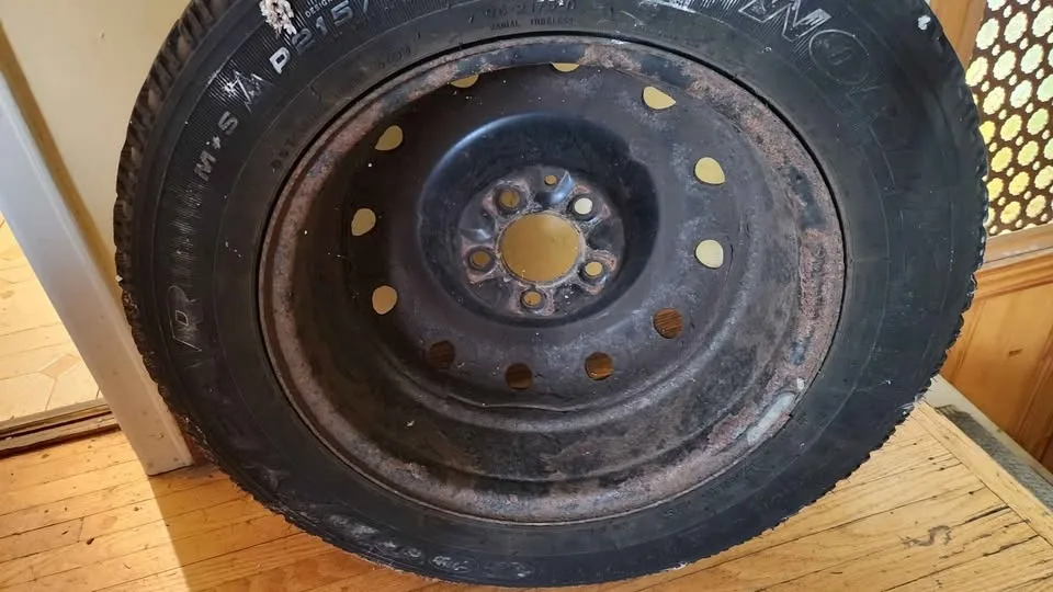 Tyres P215 60R16 image indicator(5)