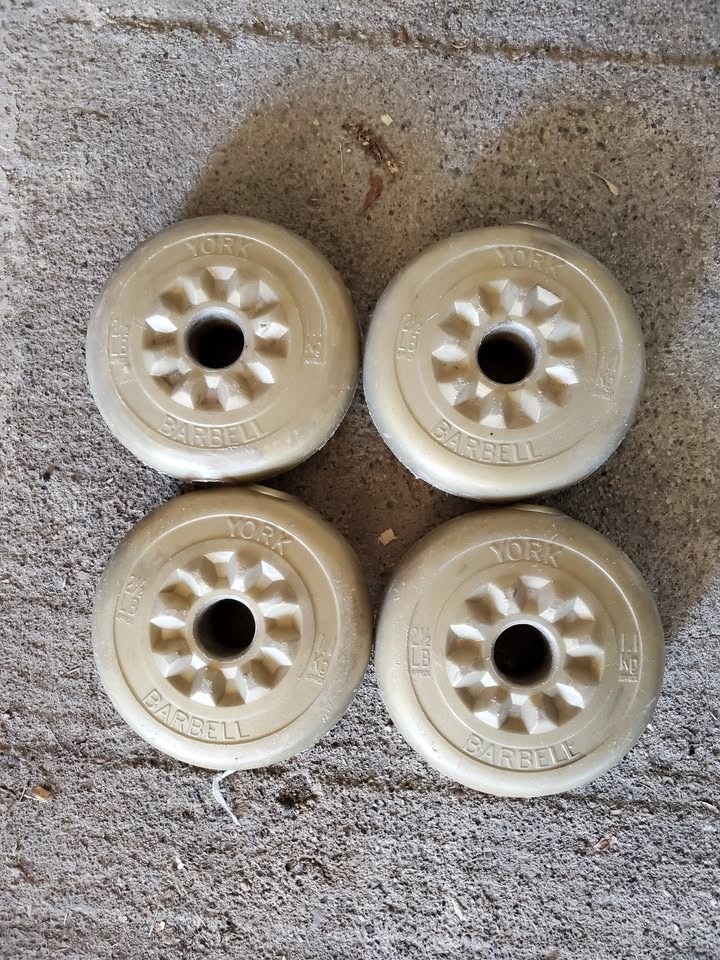 York Barbell Weights 2.5lbs = 1.1kg