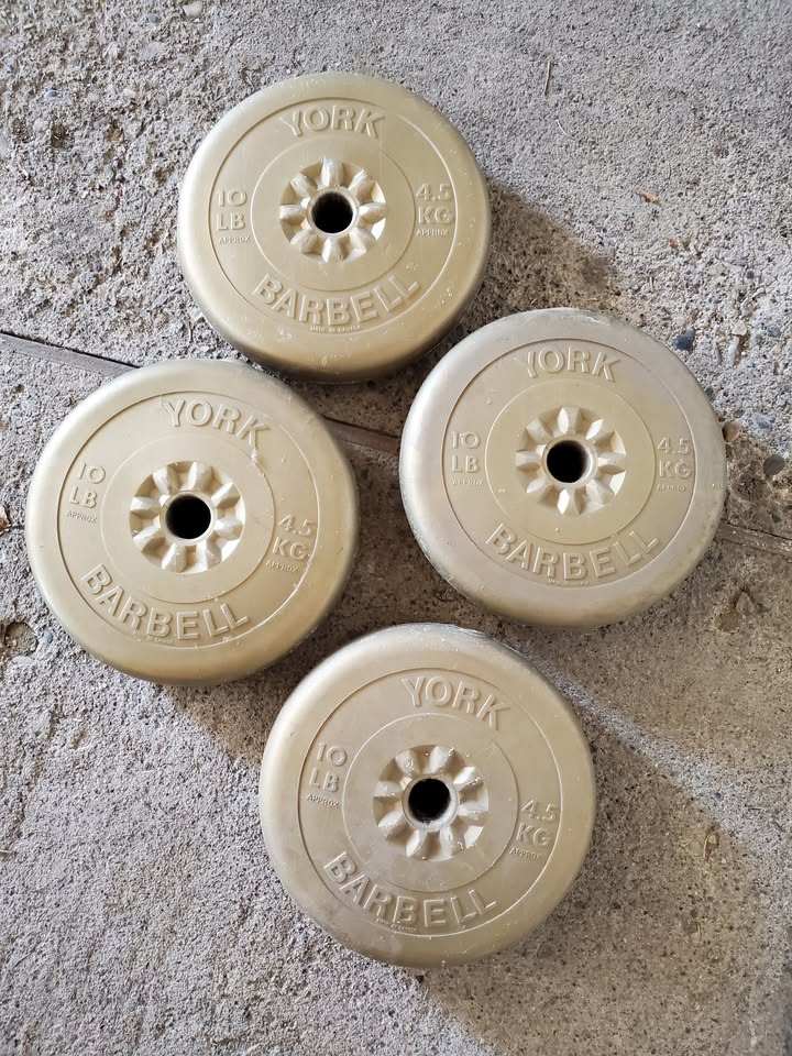 York Barbell weights 10lbs = 4.5 kg