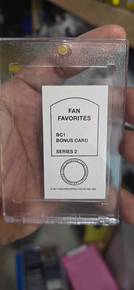 2011 Fan Favorites Manny Pacquiao card - photo 3